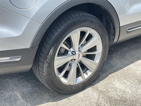 Used 2019 Ford Explorer Limited w/ Class III Trailer Tow Package FWD image 13
