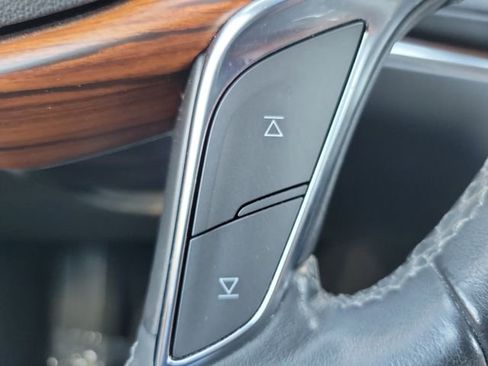 Certified 2022 Cadillac XT5 Premium Luxury FWD image 28