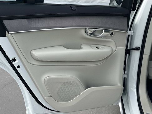 New 2026 Volvo XC90 T8 Ultra w/ Protection Package Premier AWD/4WD image 16
