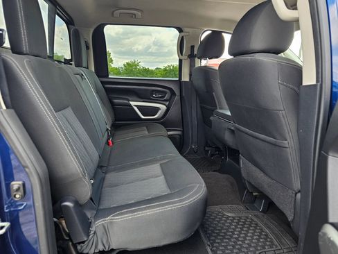 Used 2017 Nissan Titan SV AWD/4WD image 7