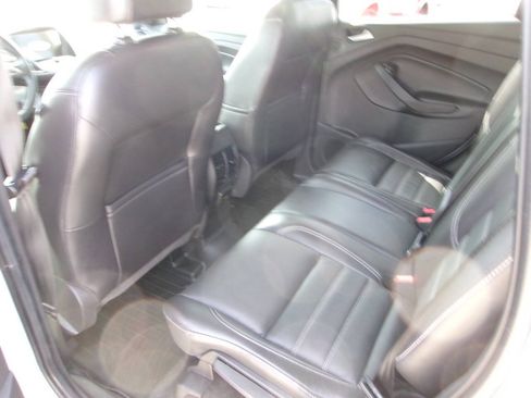 Used 2017 Ford Escape SE w/ SE Leather Comfort Package FWD image 6