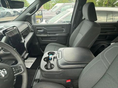 Certified 2025 RAM 2500 Big Horn AWD/4WD image 9