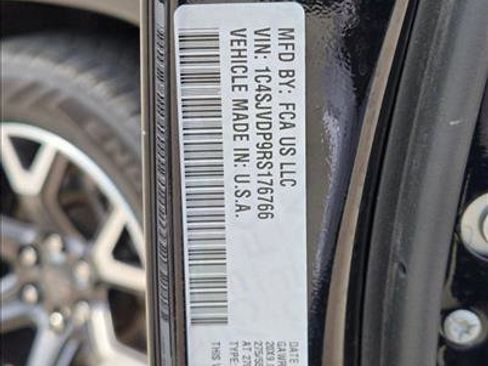 Used 2024 Jeep Wagoneer Series III AWD/4WD image 24