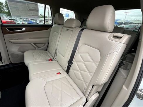 New 2025 Volkswagen Atlas SE image 11
