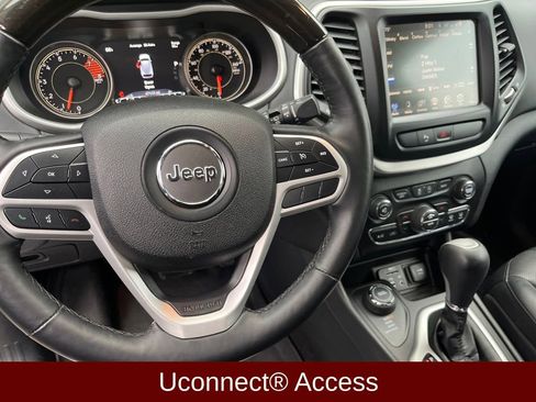 Used 2017 Jeep Cherokee Overland image 11