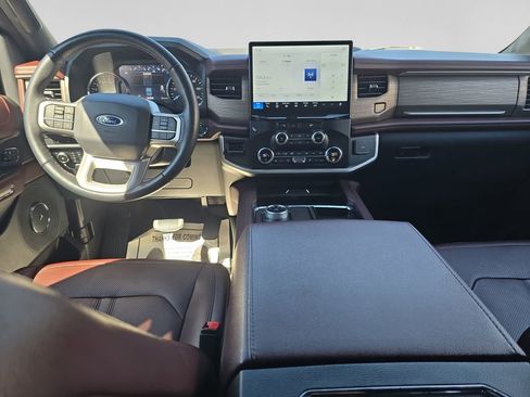 Used 2024 Ford Expedition Limited image 12