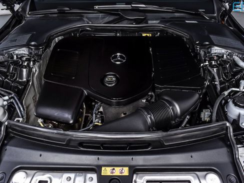 Used 2025 Mercedes-Benz C 300 4MATIC Sedan image 12