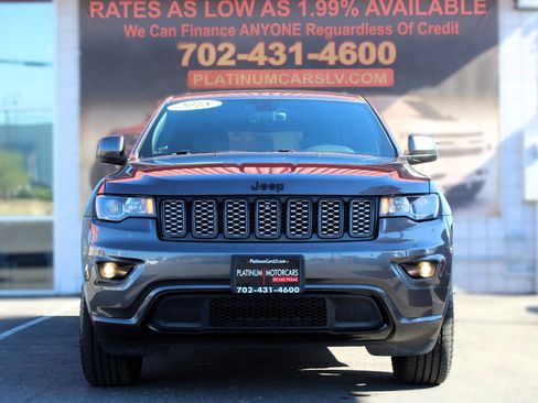 Used 2018 Jeep Grand Cherokee Altitude image 9