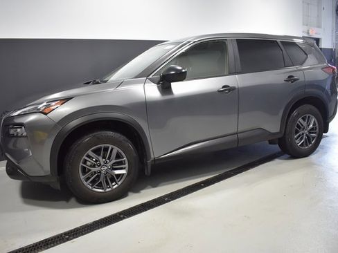 Used 2021 Nissan Rogue S image 2