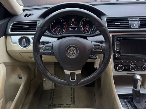 Used 2012 Volkswagen Passat 2.5 SE FWD image 15