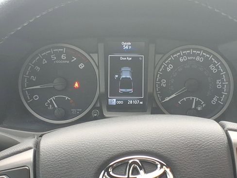 Used 2023 Toyota Tacoma TRD Off-Road w/ TRD Premium Off Road Package AWD/4WD image 15