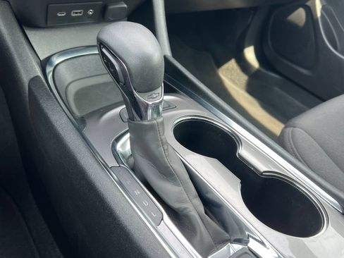 Used 2025 Chevrolet Malibu LT FWD image 25