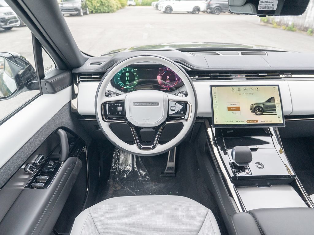 New 2026 Land Rover Range Rover Sport Dynamic SE AWD/4WD image 12