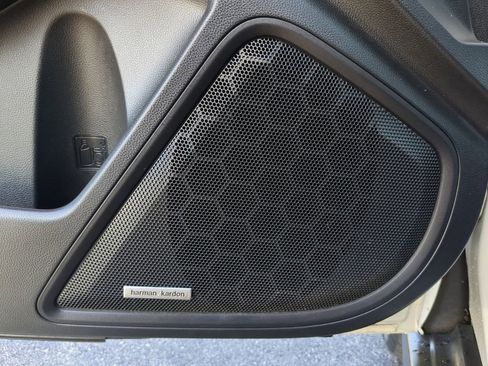 Used 2020 Subaru Outback Touring XT image 19