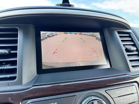 Used 2015 Nissan Pathfinder SL image 15