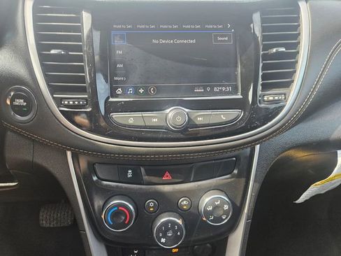 Used 2022 Chevrolet Trax LT w/ Driver Confidence Package AWD/4WD image 18