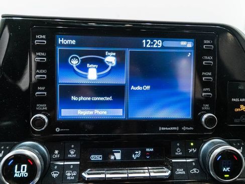 Used 2022 Toyota Highlander XLE AWD/4WD image 28