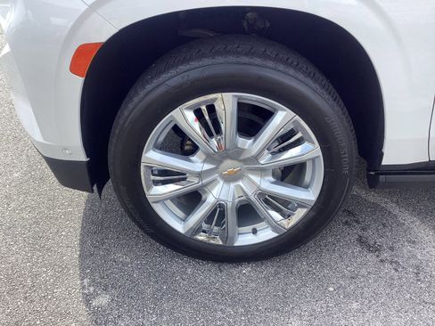 Used 2024 Chevrolet Tahoe High Country w/ Advanced Technology Package image 9