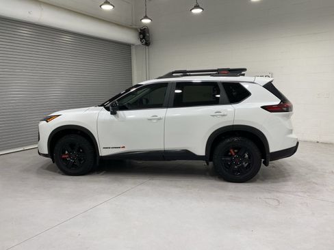 Used 2026 Nissan Rogue SV w/ Rock Creek Premium Package AWD/4WD image 5