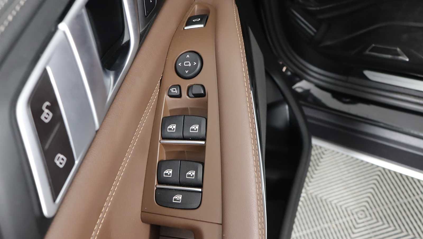 Used 2024 BMW X5 xDrive40i w/ Premium Package AWD/4WD image 19