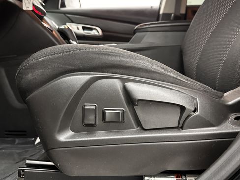 Used 2017 GMC Terrain SLE FWD image 13