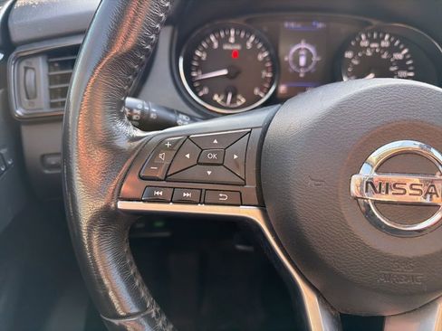 Used 2018 Nissan Rogue SL w/ Premium Package image 14