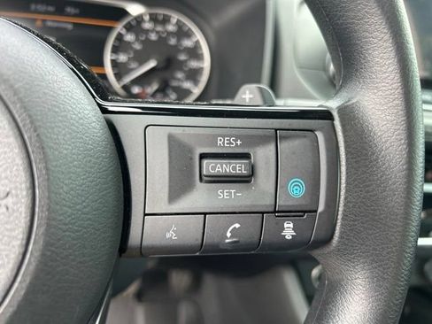 Used 2022 Nissan Rogue SV FWD image 19