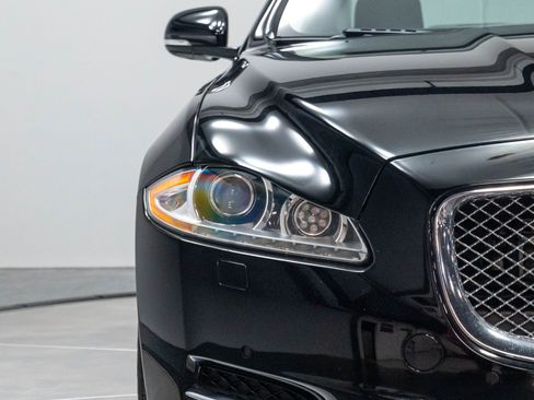 Used 2013 Jaguar XJ AWD image 46