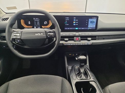 Used 2025 Kia K4 FWD image 22