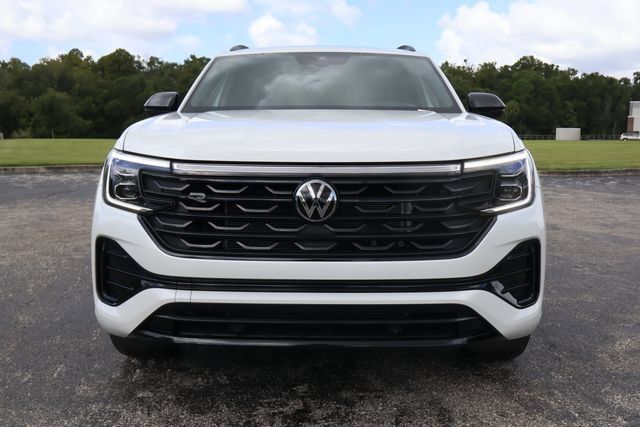 Certified 2025 Volkswagen Atlas Cross Sport SEL R-Line AWD/4WD image 3