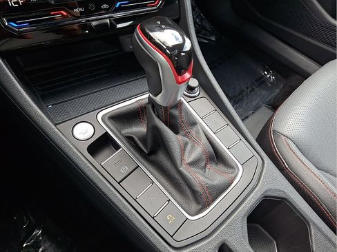 Used 2025 Volkswagen Jetta GLI Autobahn FWD image 13