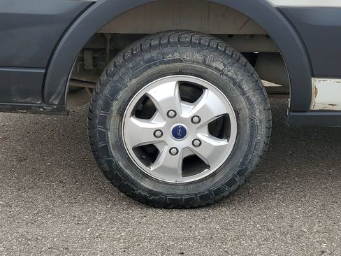 Used 2017 Ford Transit 350 XLT RWD image 5