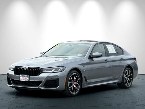 Used 2023 BMW 530e w/ M Sport Package image 8