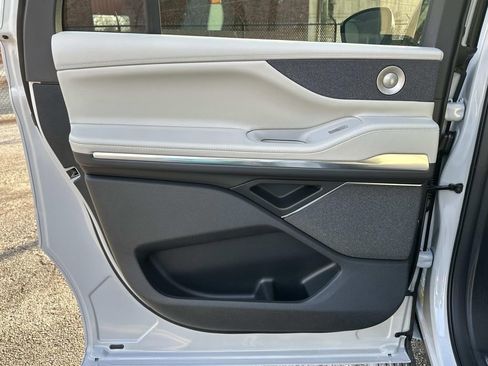 New 2026 Lincoln Navigator L Reserve image 25