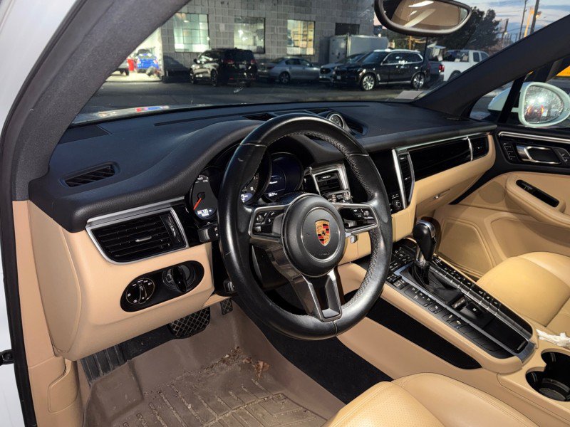Used 2018 Porsche Macan AWD/4WD image 7
