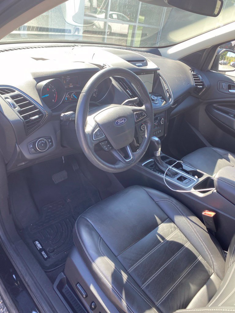 Used 2017 Ford Escape Titanium w/ Equipment Group 301A AWD/4WD image 8