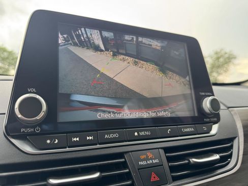 Used 2024 Nissan Altima 2.5 SV FWD image 5