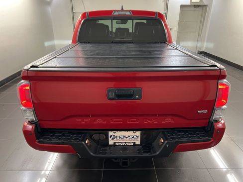 Used 2020 Toyota Tacoma TRD Off-Road w/ TRD Premium Off Road Package image 5