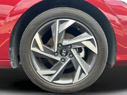 Certified 2025 Hyundai Elantra Sport image 30