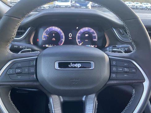 New 2025 Jeep Grand Cherokee Limited image 13