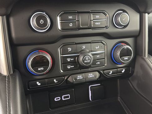 Used 2023 Chevrolet Tahoe Z71 w/ Luxury Package image 32