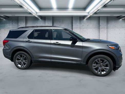 Used 2023 Ford Explorer XLT w/ Equipment Group 202A AWD/4WD image 25