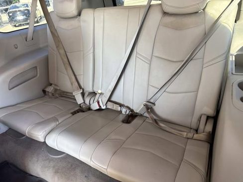 Used 2018 Cadillac Escalade ESV Premium Luxury image 15