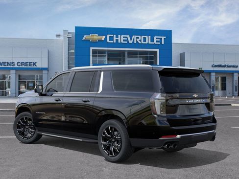 New 2025 Chevrolet Suburban Premier image 5