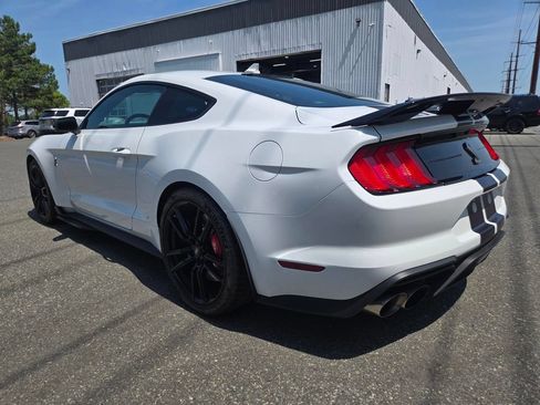 Used 2021 Ford Mustang Shelby GT500 w/ Technology Package RWD image 7