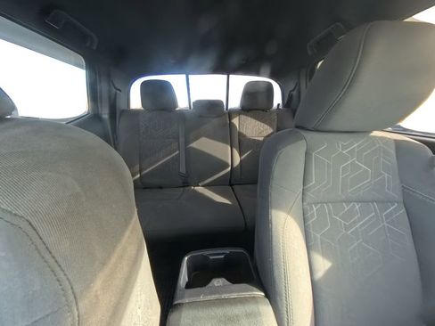 Used 2017 Toyota Tacoma 4x4 Double Cab image 24