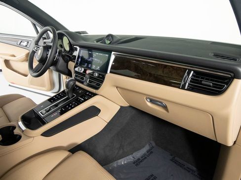 New 2026 Porsche Macan AWD/4WD image 28