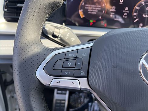 New 2026 Volkswagen Tiguan SE R-Line AWD/4WD image 29