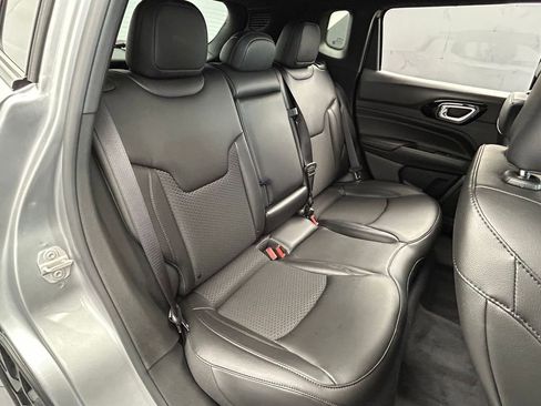 Used 2022 Jeep Compass Latitude FWD image 38