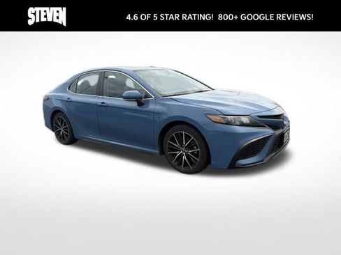 Used 2023 Toyota Camry SE w/ Cold Weather Package FWD image 9